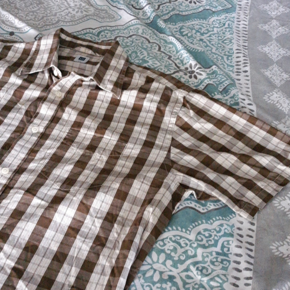 Gap button down